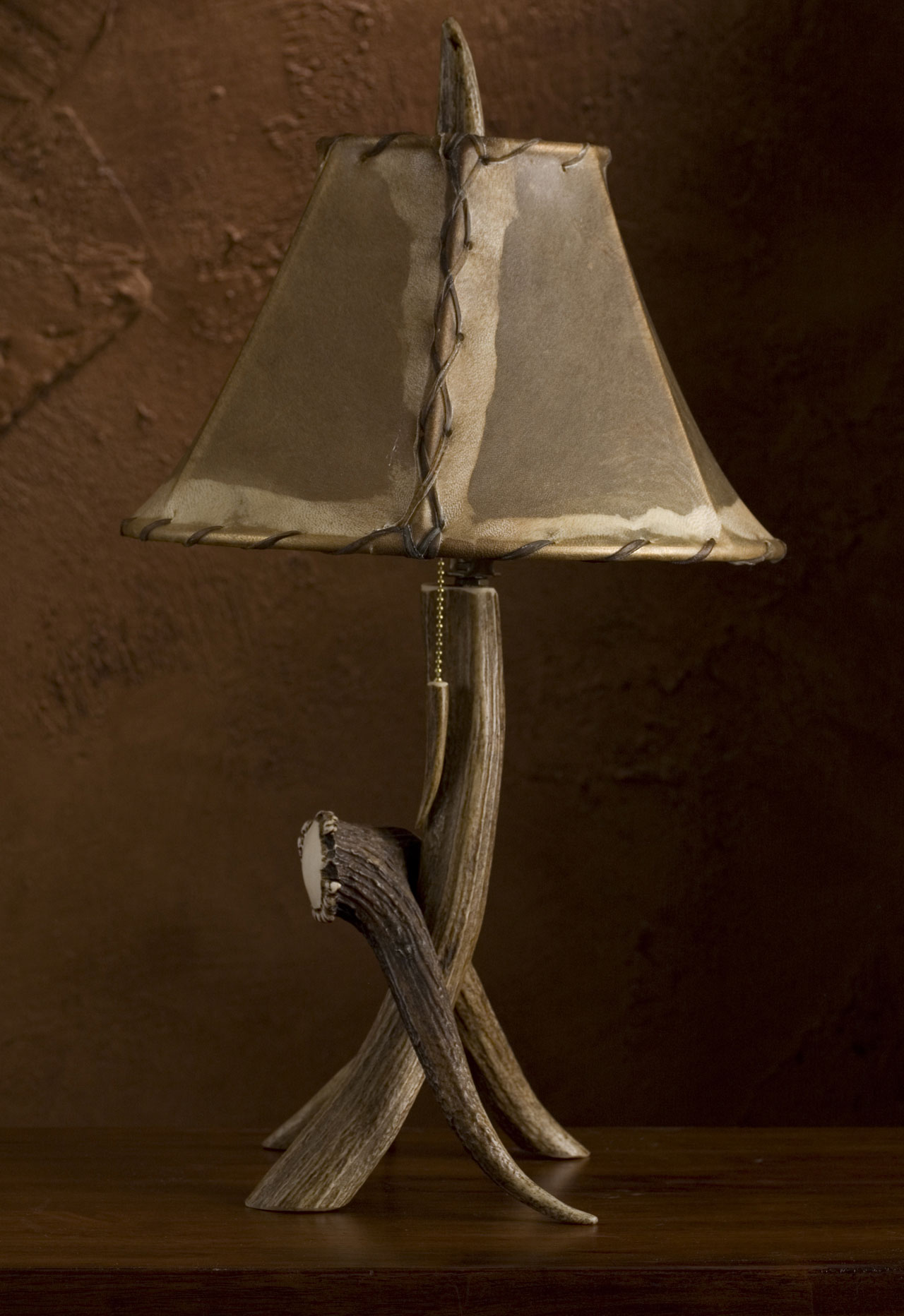 Antler Art and Design: Antler lamps, tables, chandeliers in